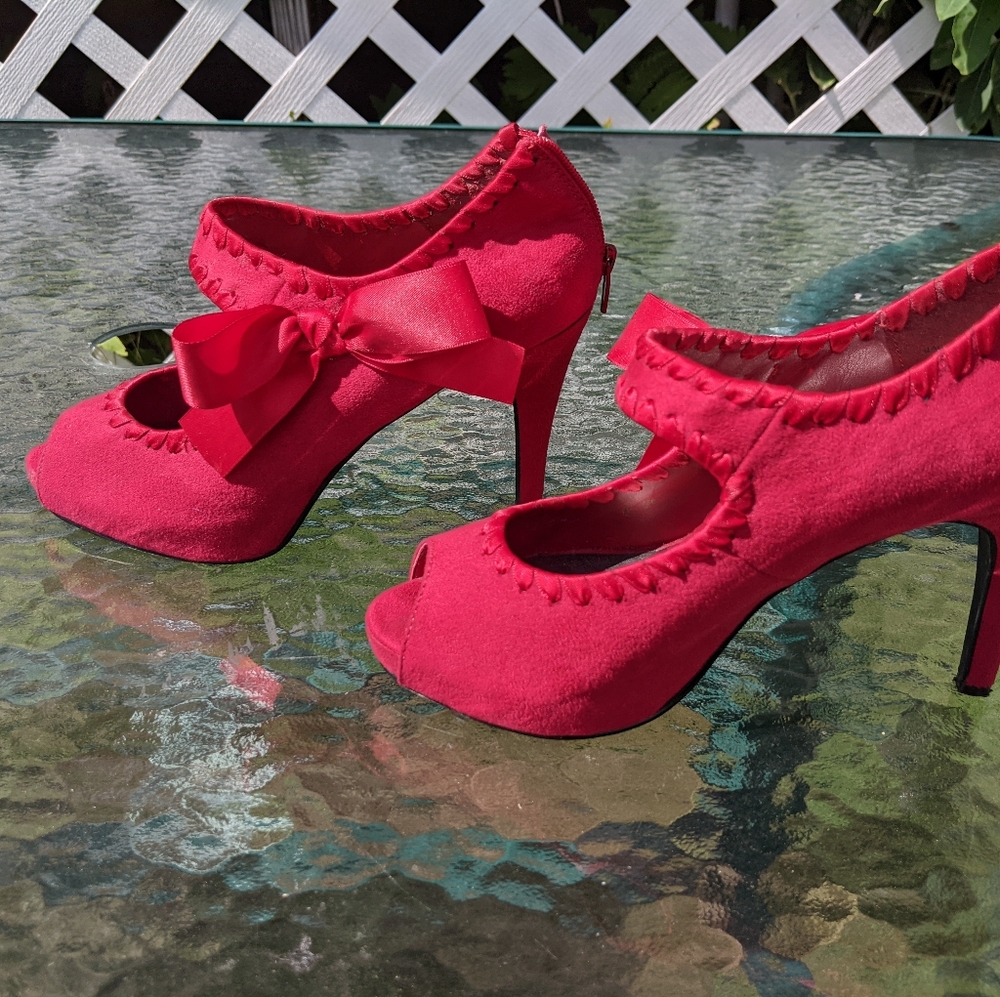 Velvet Heart Glynis Shoes in Red Suede - Picture 3 of 4